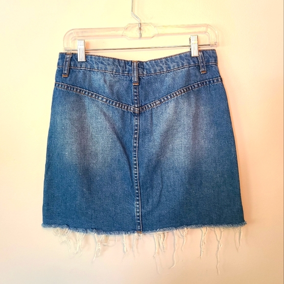 Urban Outfitters BDG Frayed Raw Hem Denim Mini Skirt Size Small - Picture 3 of 5